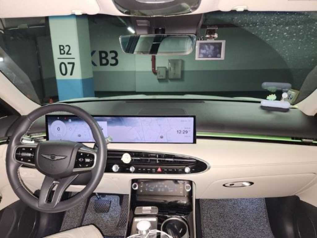 Genesis GV70 - Vista 9