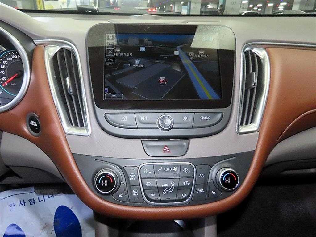 Chevrolet Malibu - Vista 11