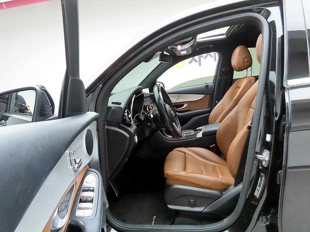 Mercedes Benz GLC Class 2021 Negro - Importación desde Corea - HF Imports Iquique - Foto 13