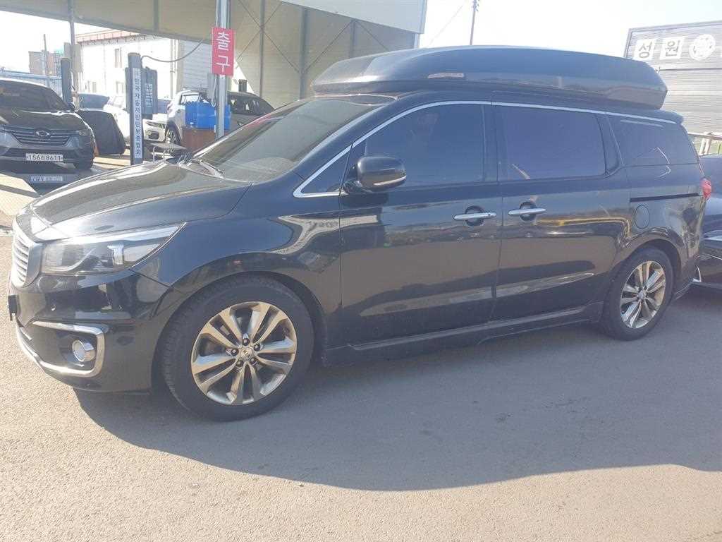 KIA Carnival - Vista 3