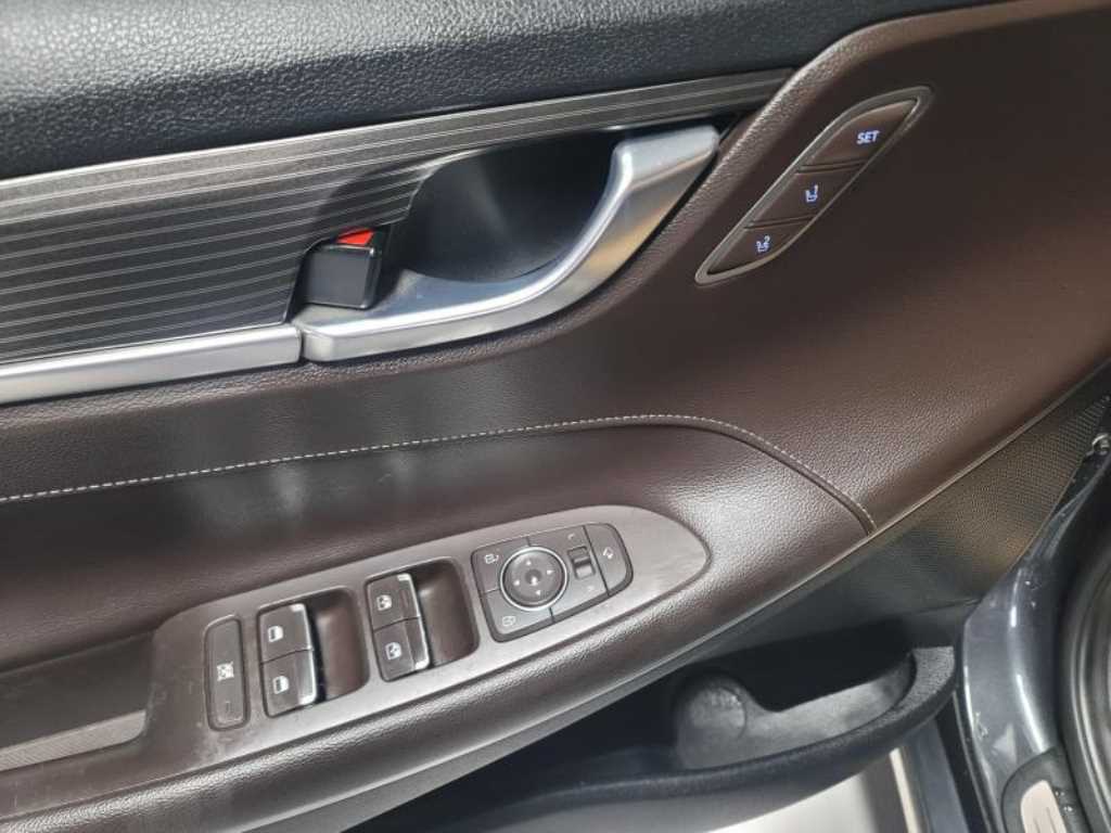 HYUNDAI Grandeur - Vista 12