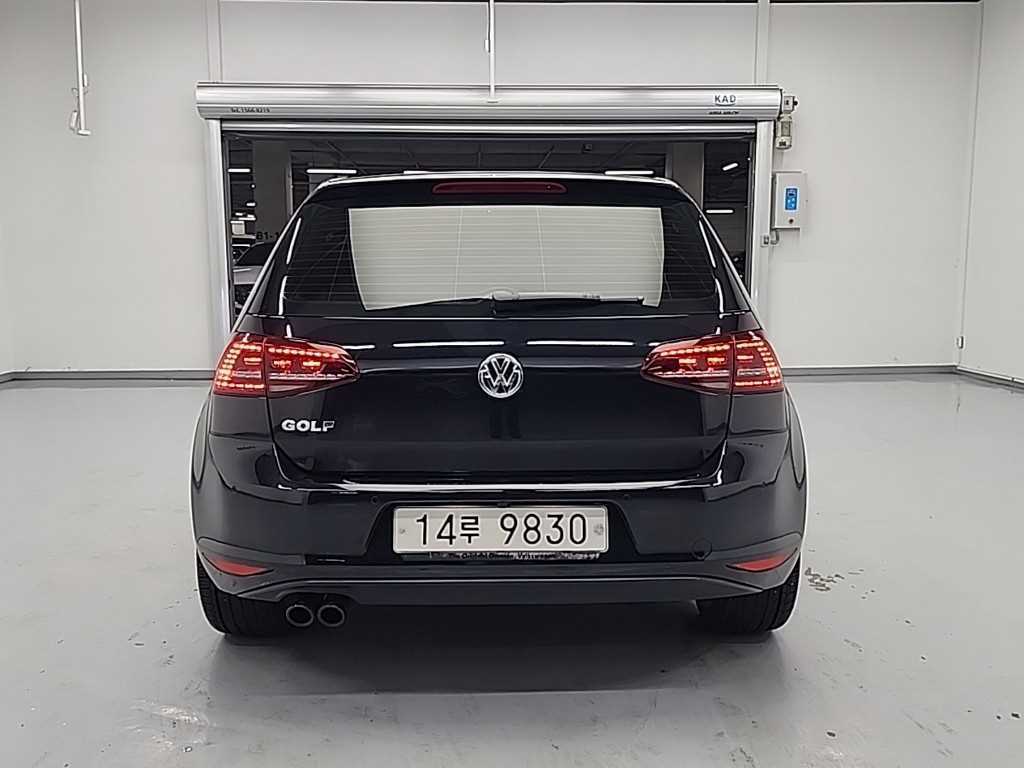 Volkswagen Golf - Vista 3
