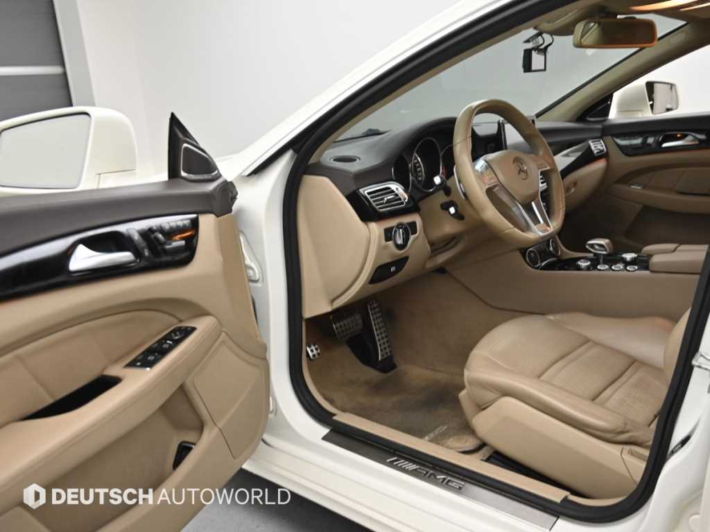 Mercedes Benz CLS Class - Vista 11