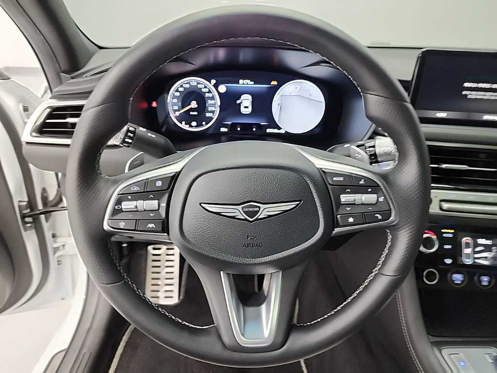 Genesis G70 - Vista 9