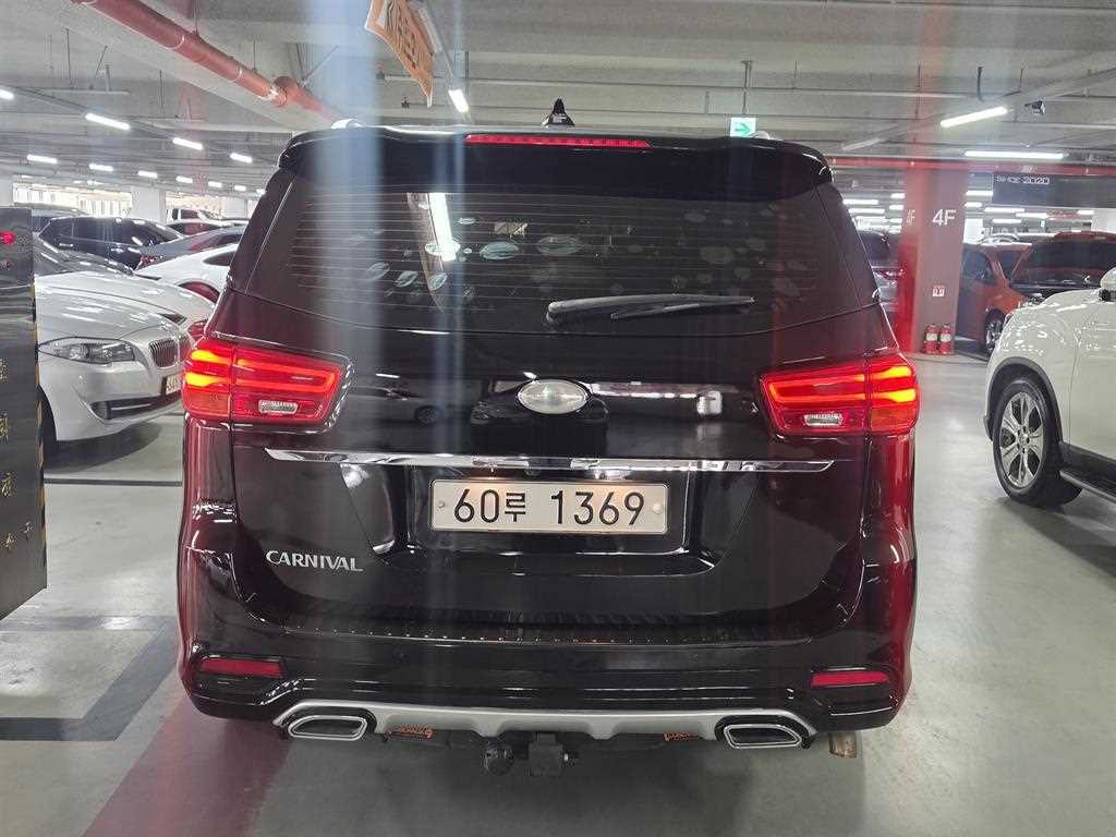 KIA Carnival - Vista 4
