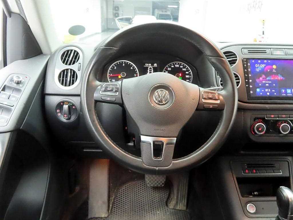 Volkswagen Tiguan - Vista 8