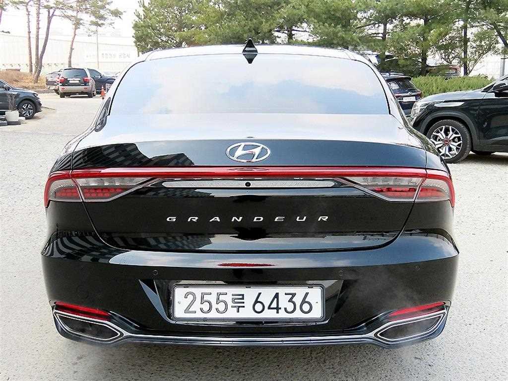 HYUNDAI Grandeur - Vista 4