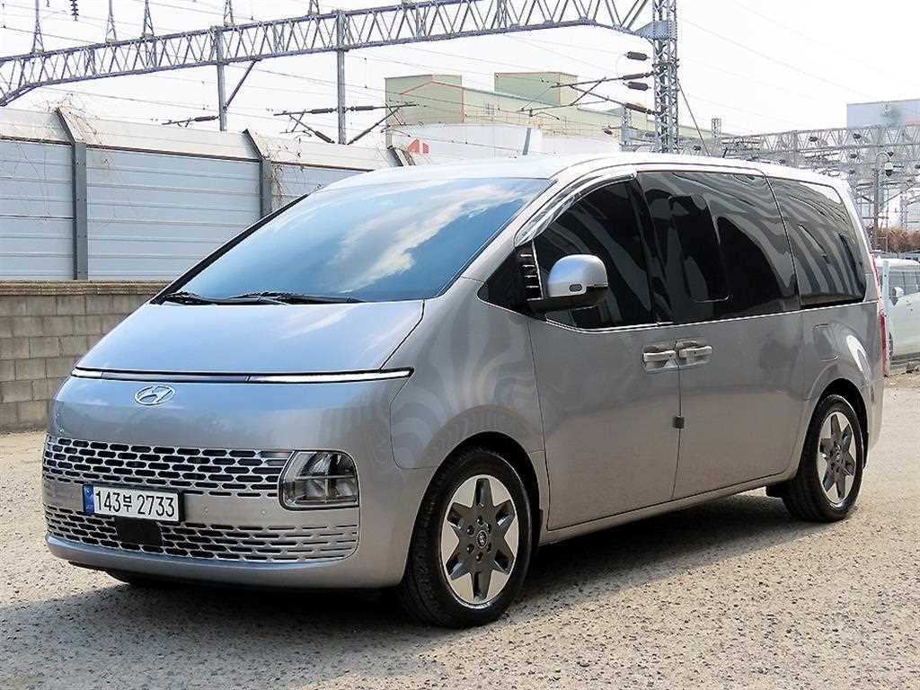 HYUNDAI Staria 2024 Plateado - Importación desde Corea - HF Imports Iquique - Foto 1