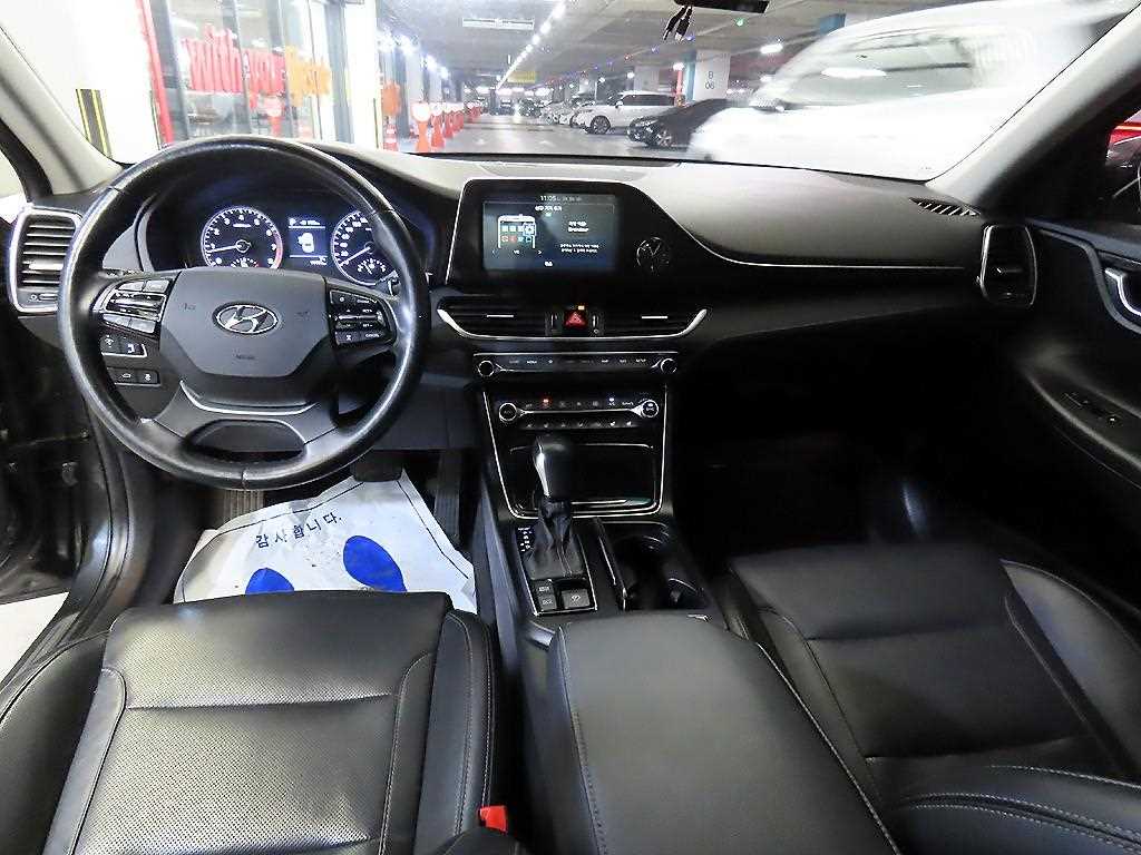 HYUNDAI Grandeur - Vista 10