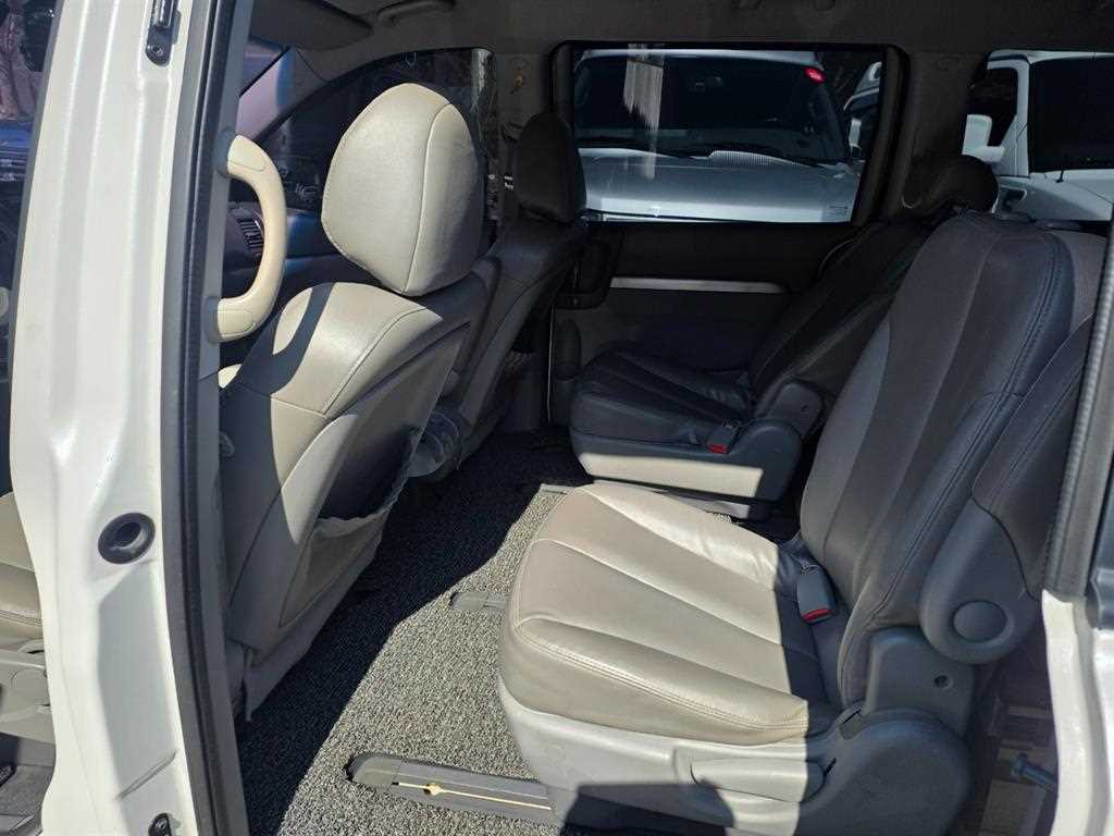 KIA Carnival - Vista 6