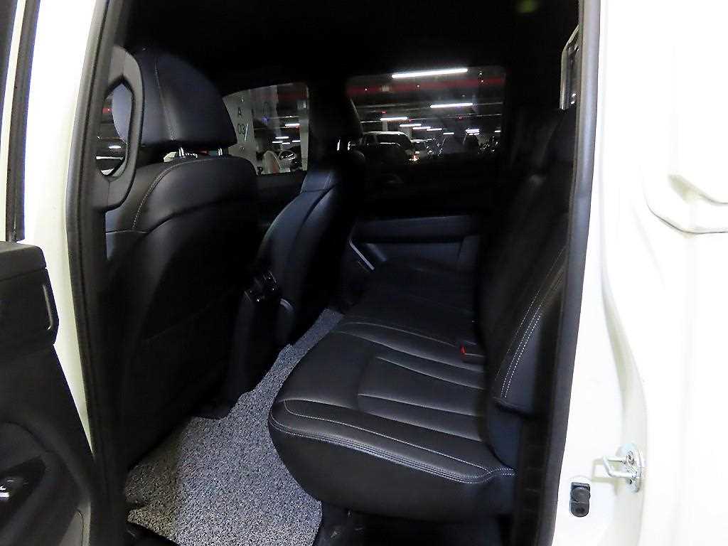 Ssangyong Rexton - Vista 7