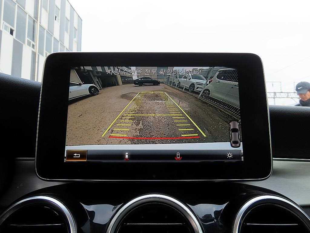 Mercedes Benz C Class 2018 Blanco - Importación desde Corea - HF Imports Iquique - Foto 15