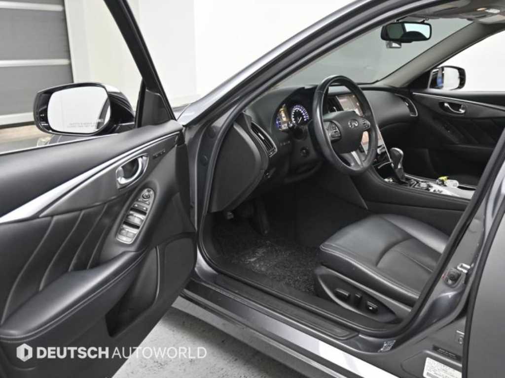 Infiniti Q - Vista 11