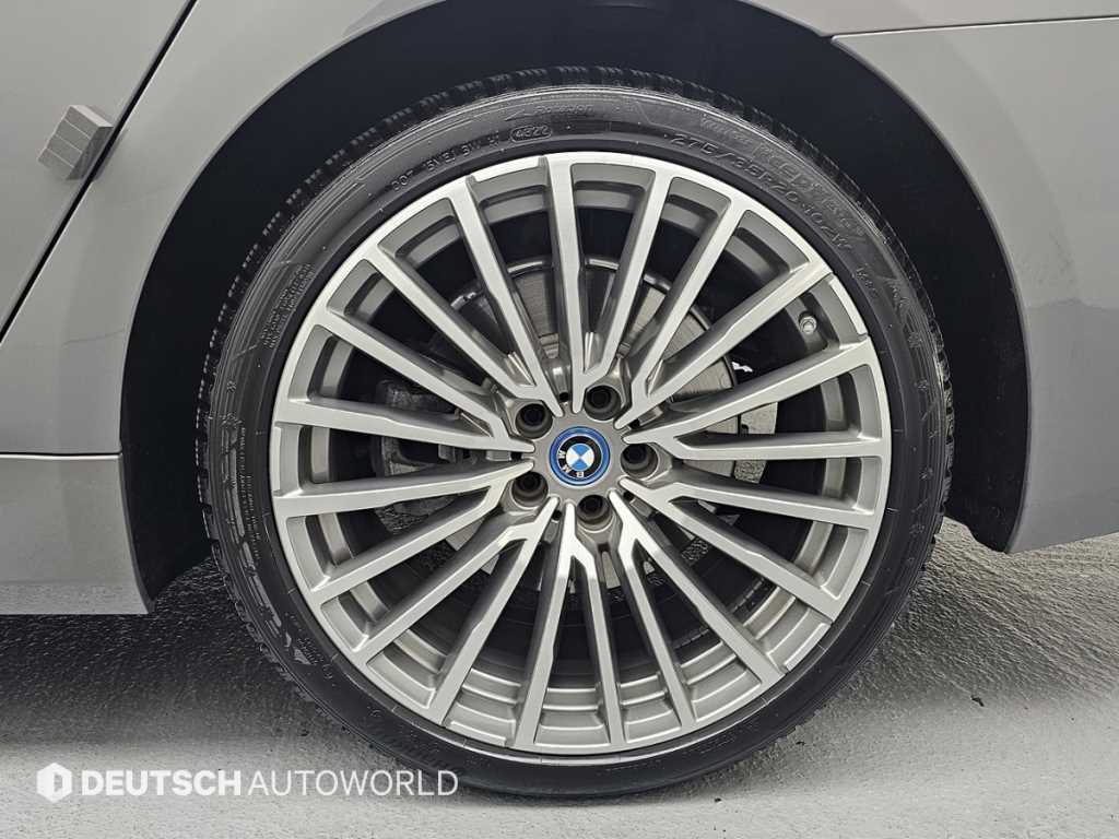 BMW 7 Series - Vista 5