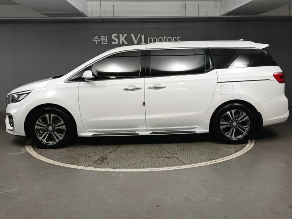 KIA Carnival - Vista 4