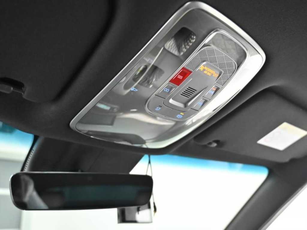 Genesis GV60 2022 Blanco - Importación desde Corea - HF Imports Iquique - Foto 18