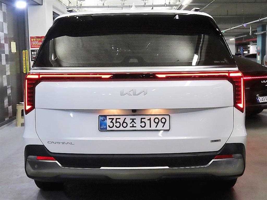 KIA Carnival - Vista 5
