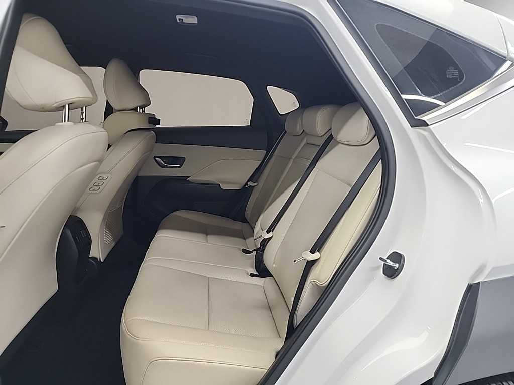 HYUNDAI Kona - Vista 12