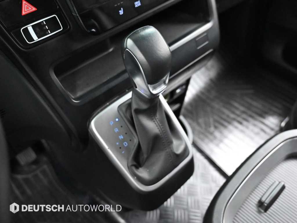 HYUNDAI Staria - Vista 9