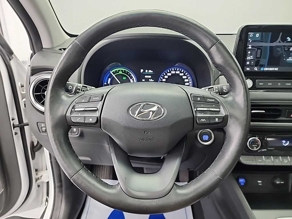 HYUNDAI Kona - Vista 9