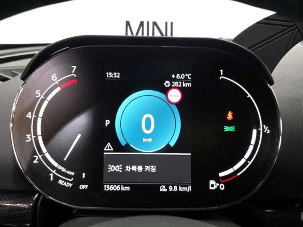 Mini Clubman - Vista 8