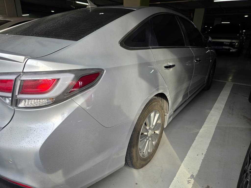 HYUNDAI Sonata - Vista 3