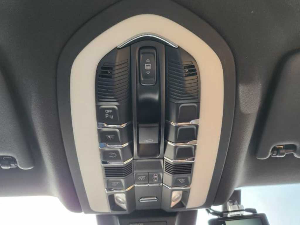 Porsche Macan - Vista 11