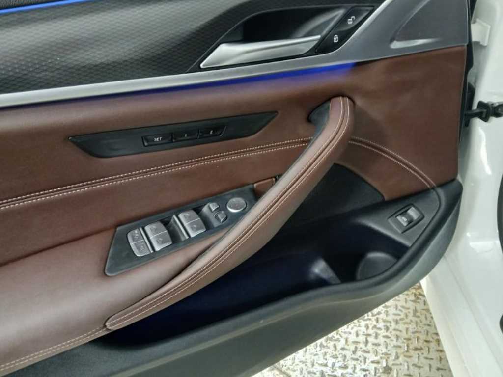 BMW 5 Series - Vista 10