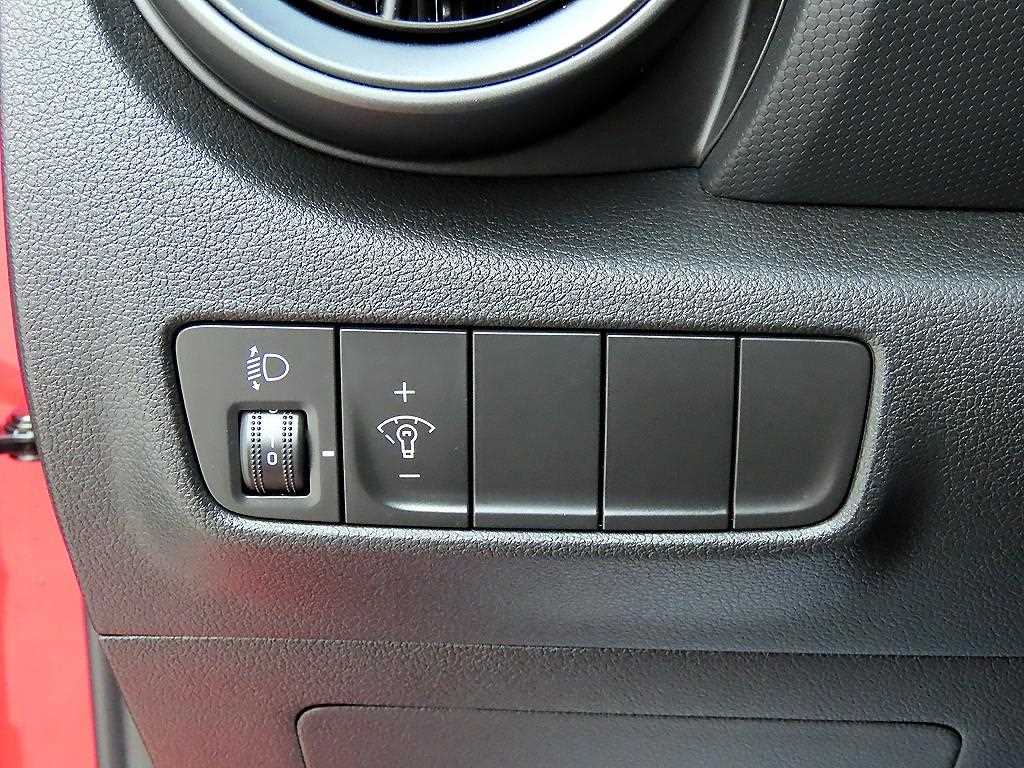 HYUNDAI Kona - Vista 12