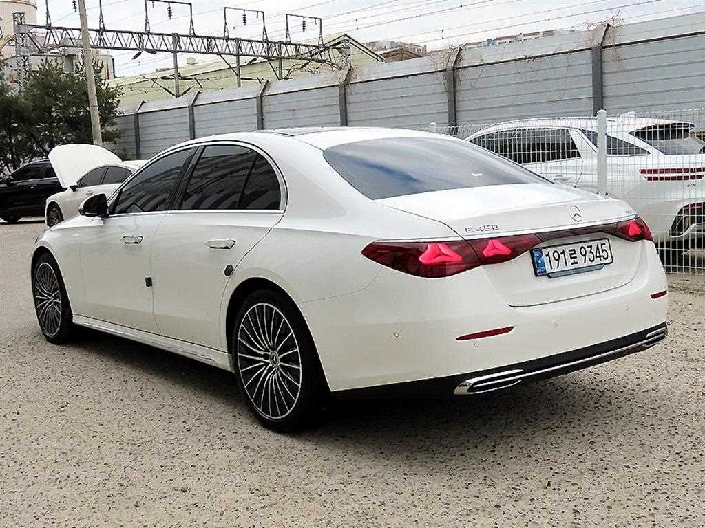 Mercedes Benz E class - Vista 3