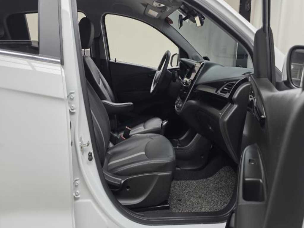 Chevrolet Spark - Vista 11