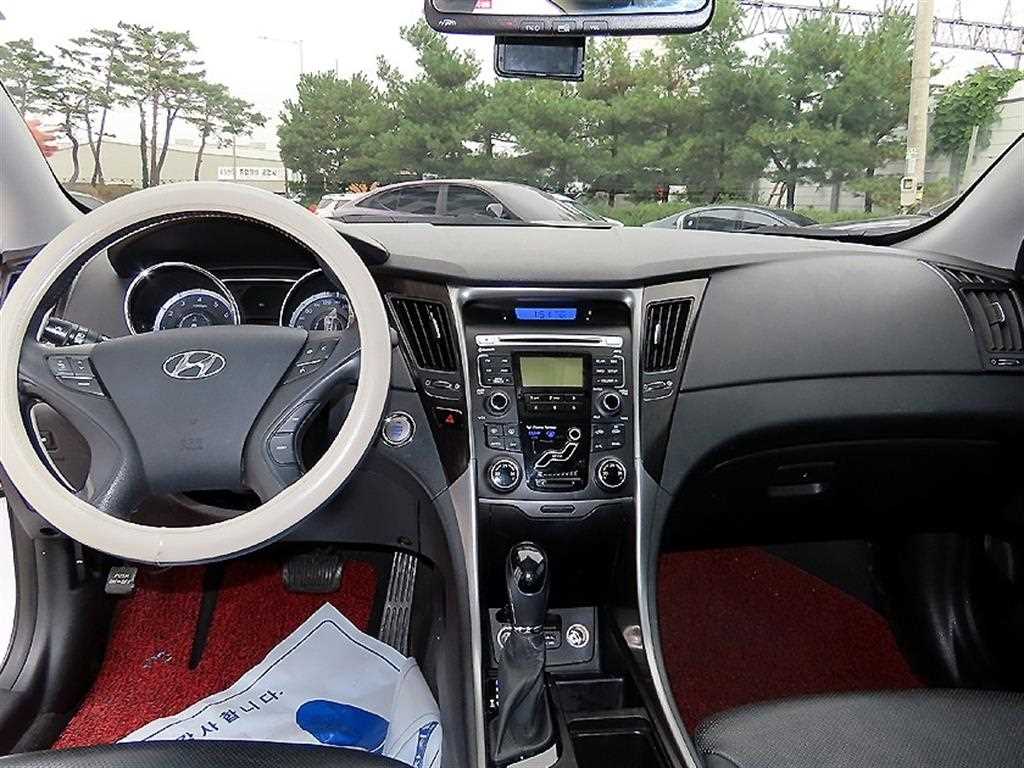 HYUNDAI Sonata - Vista 9
