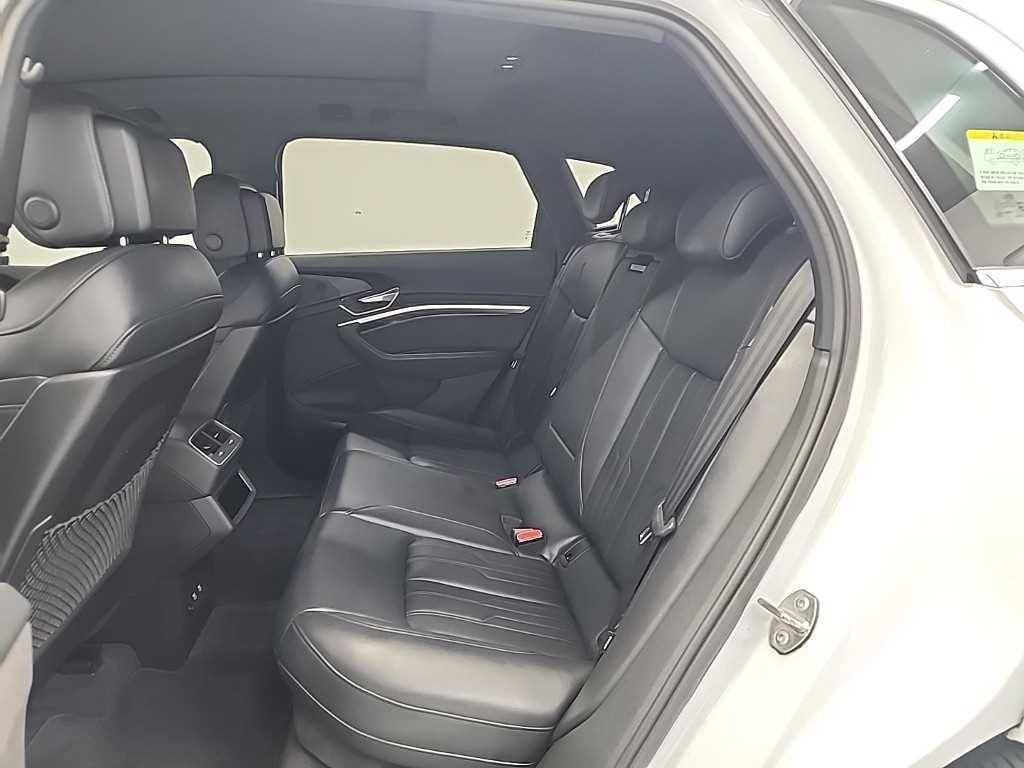 Audi e-Tron - Vista 12