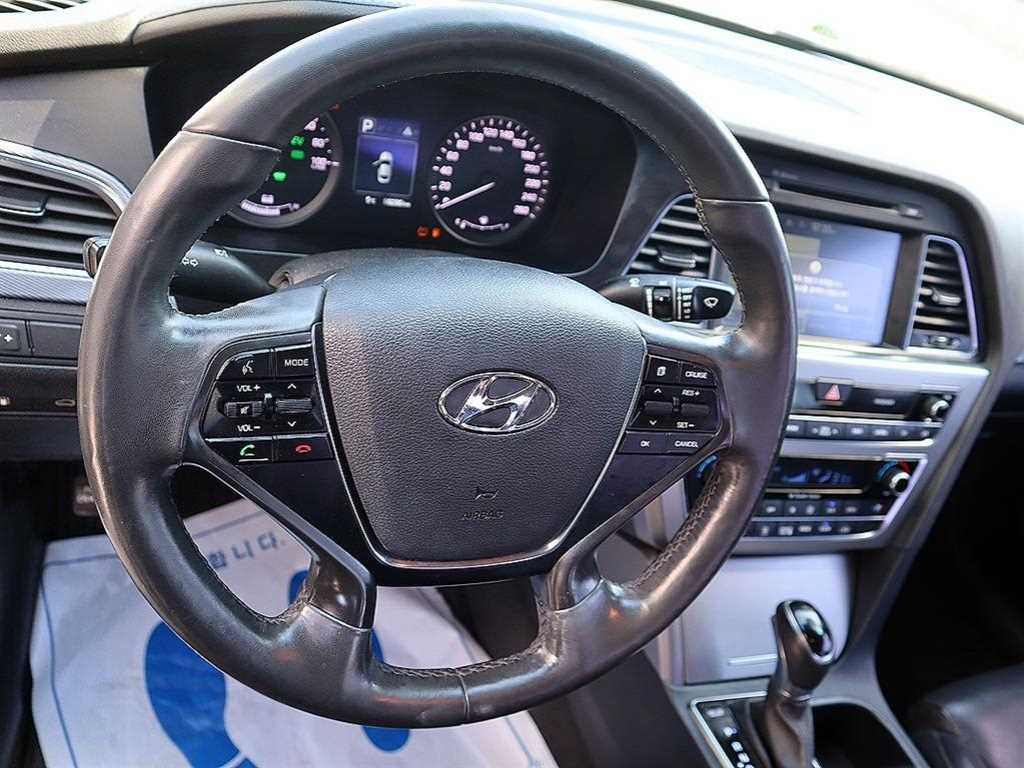 HYUNDAI Sonata - Vista 8