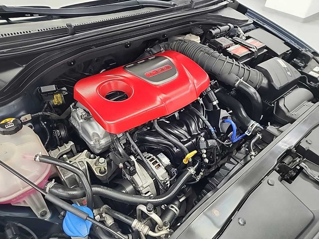 HYUNDAI Avante - Vista 5