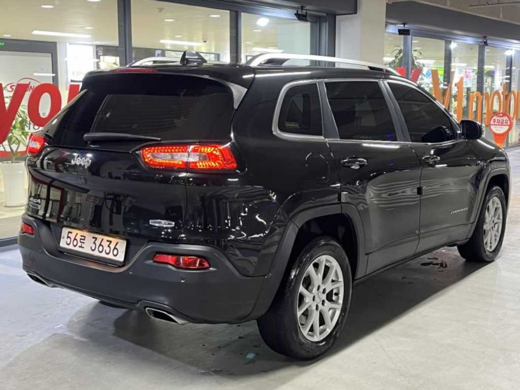 Jeep Cherokee - Vista 4