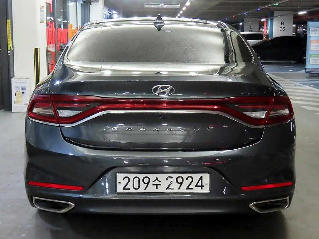 HYUNDAI Grandeur - Vista 5