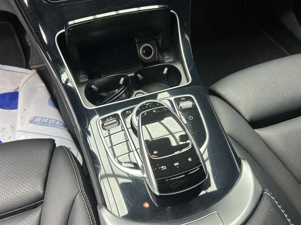 Mercedes Benz C Class - Vista 11