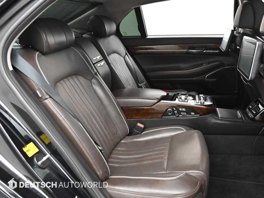 Genesis EQ900 - Vista 12