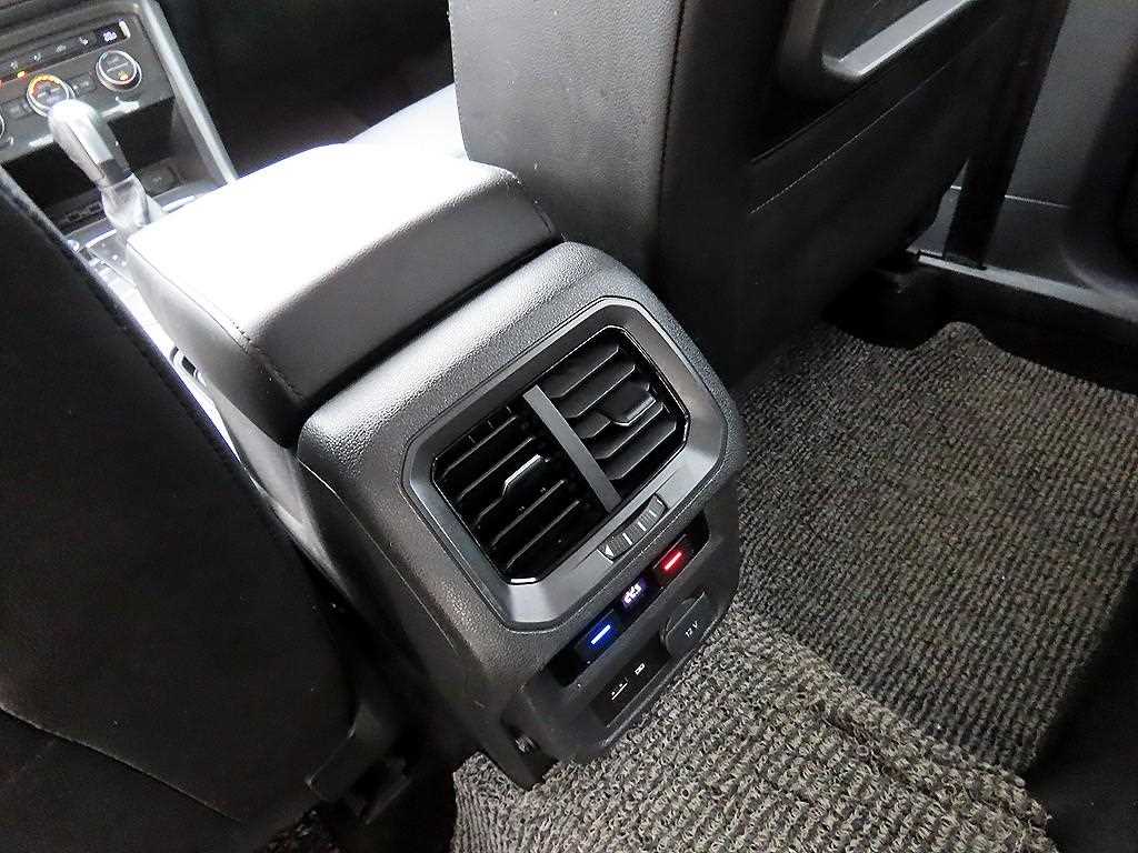 Volkswagen Tiguan 2020 Negro - Importación desde Corea - HF Imports Iquique - Foto 16