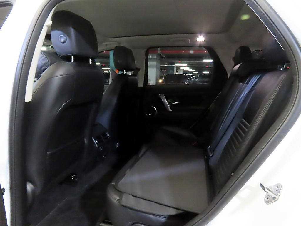 Land Rover Discovery Sports - Vista 7