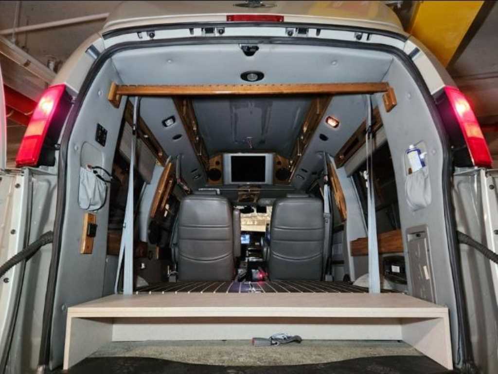 Chevrolet Express van - Vista 6