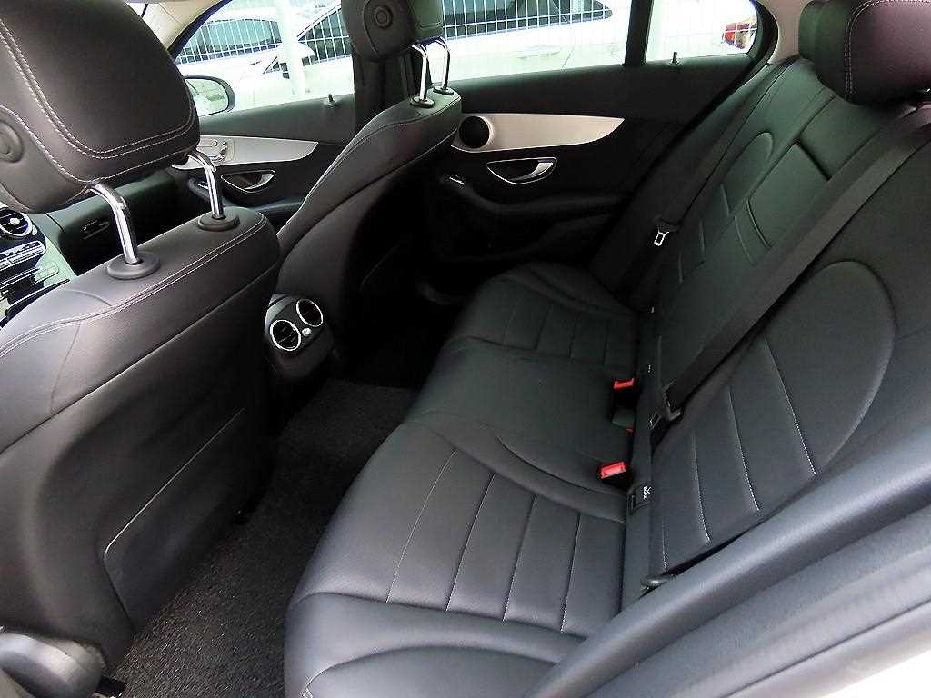 Mercedes Benz C Class - Vista 6