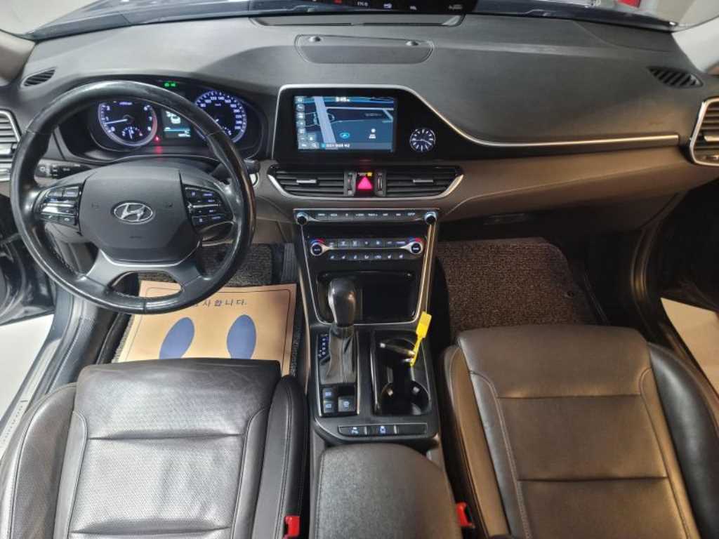 HYUNDAI Grandeur - Vista 5