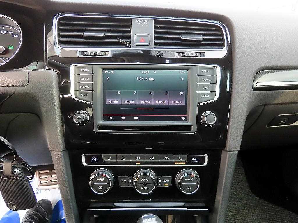 Volkswagen Golf - Vista 12