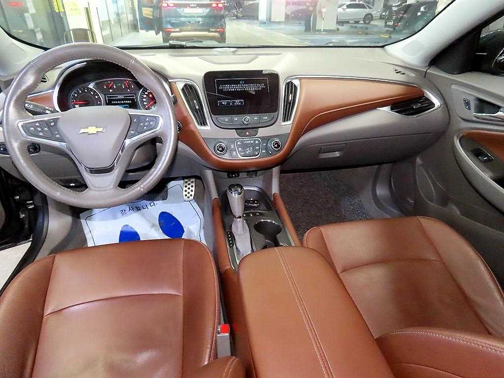 Chevrolet Malibu - Vista 10