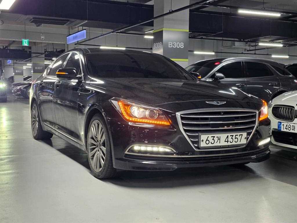 HYUNDAI Genesis - Vista 2