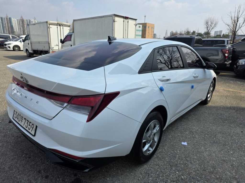 HYUNDAI Avante - Vista 6