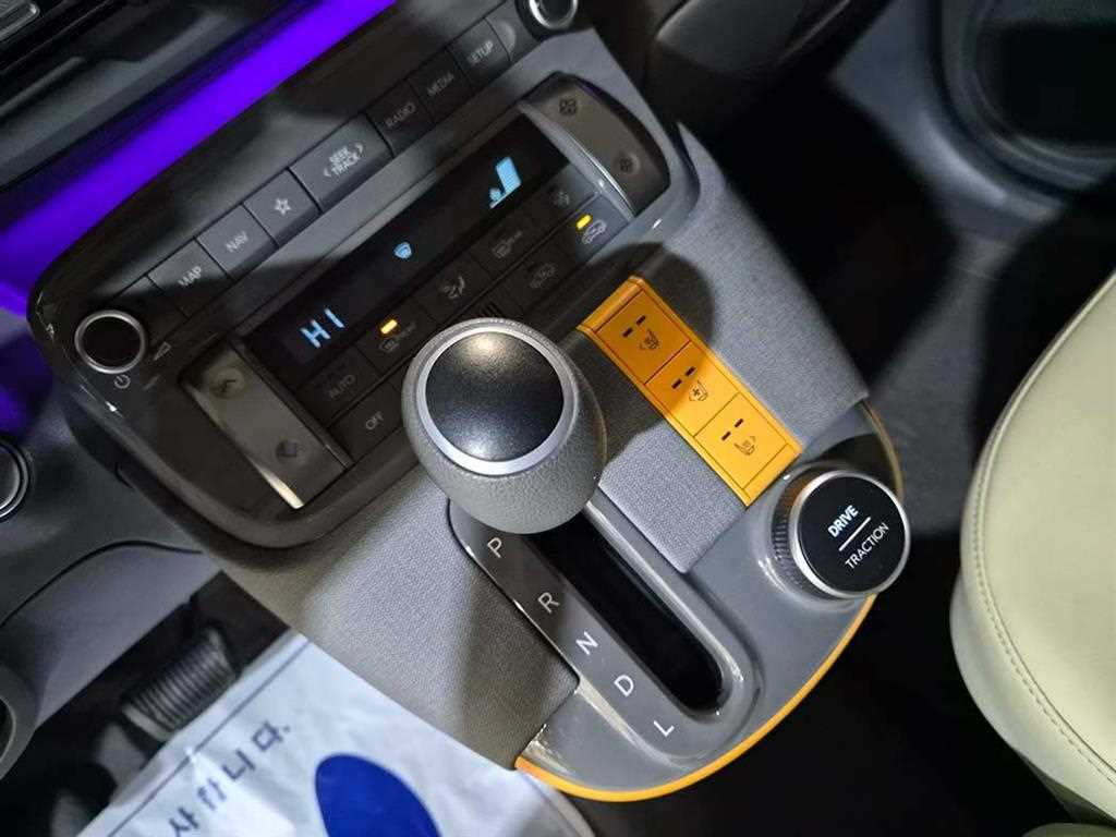 HYUNDAI Casper - Vista 11