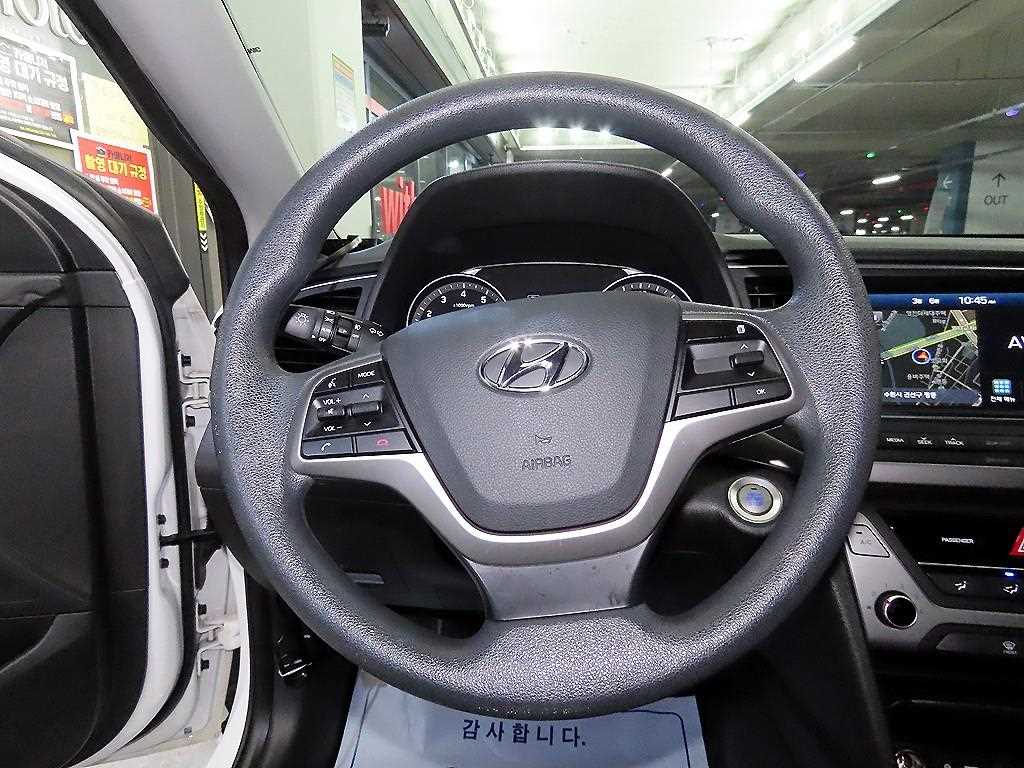 HYUNDAI Avante - Vista 8